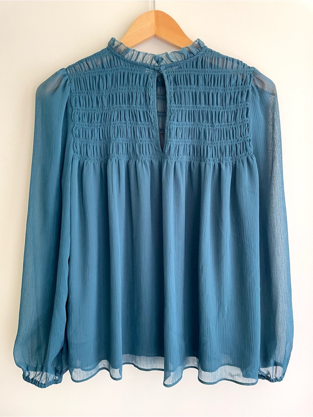 Banana Republic Flowy Smocked Yoke Long Sleeve Teacher Office Work Blouse Teal - Picture 2 of 5